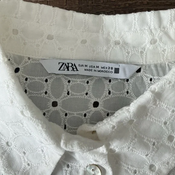 Zara White Eyelet Button-Up Crop Top - Picture 2 of 8